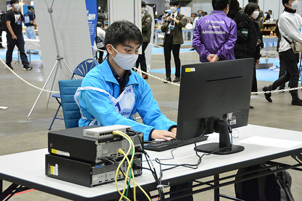 일본전자전문학교 기술올림픽대회에서 수상 6.jpg