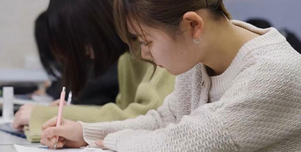 도쿄디자인전문학교 그래픽디자인과 5.jpg