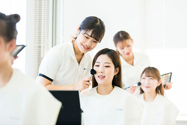 헐리우드미용전문학교 10.jpg