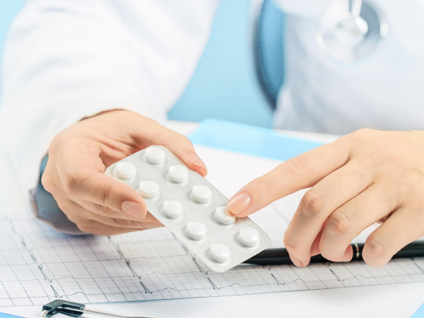 약사는 약만 주는 직업일까 요코하마약과대학 약학부 진로 2.png