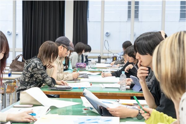[쿠와사와디자인연구소] 패션 아이디어가 미래 가전으로 도시바와 그린 10년 뒤 생활 2.jpg